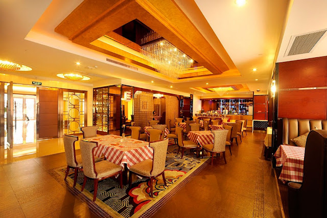 Amazing Restaurant Ambiance: Furnishing the Dining Area to Welcome Your