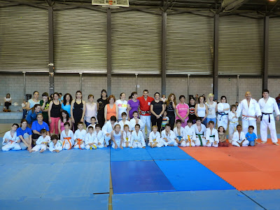 http://judotsukuri.wix.com/fotosjudotsukuri1#!entrenamiento-dia-de-la-madre/c1brr