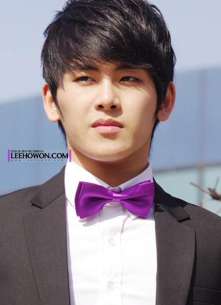 101 Korean Stuffs: All About Lee Ho Won (Hoya)