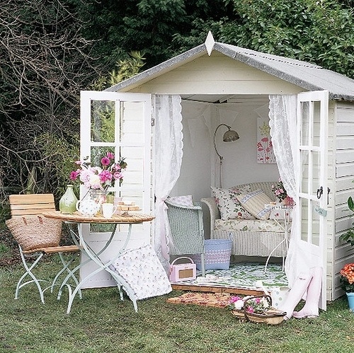 Relaxshacks.com: Micro-SHED-alicious- These Seven Little Backyard A shed/kid's clubhouse made by Joel Henriques of the aptly titled blog www.MadeByJoel.com - Relaxshacks.com: Micro-SHED-alicious- These Seven Little Backyard