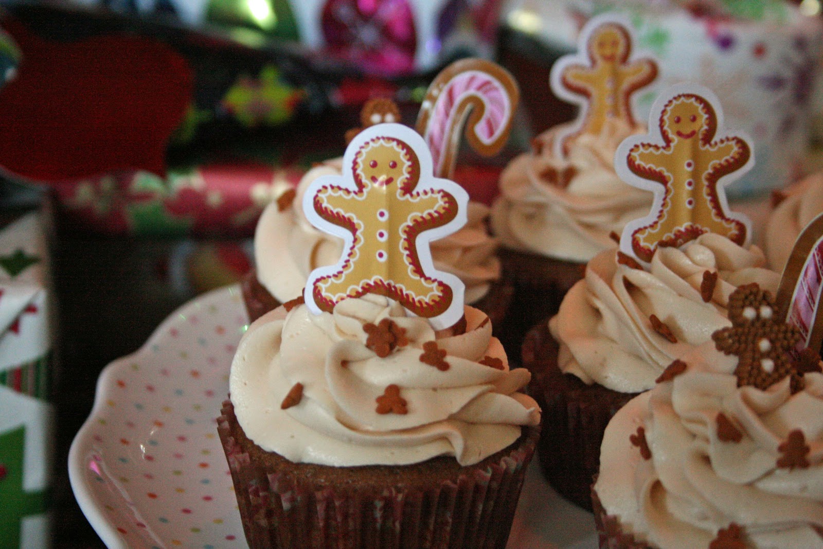 lauralovescakes... Gingerbread Cupcakes with Salted Caramel Icing