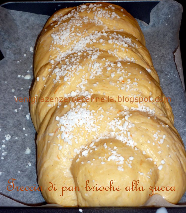 Treccia di pan brioche alla zucca da Vaniglia Zenzero e Cannella su Akkiapparicette