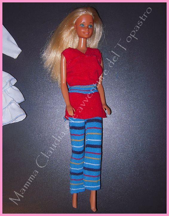 Mamma Claudia e le avventure del Topastro: Vestiti per Barbie con vecchi  calzini