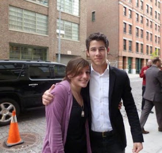 Más fotos de Nick Jonas en el evento de Nueva York Nickmeetingnyc+%25282%2529