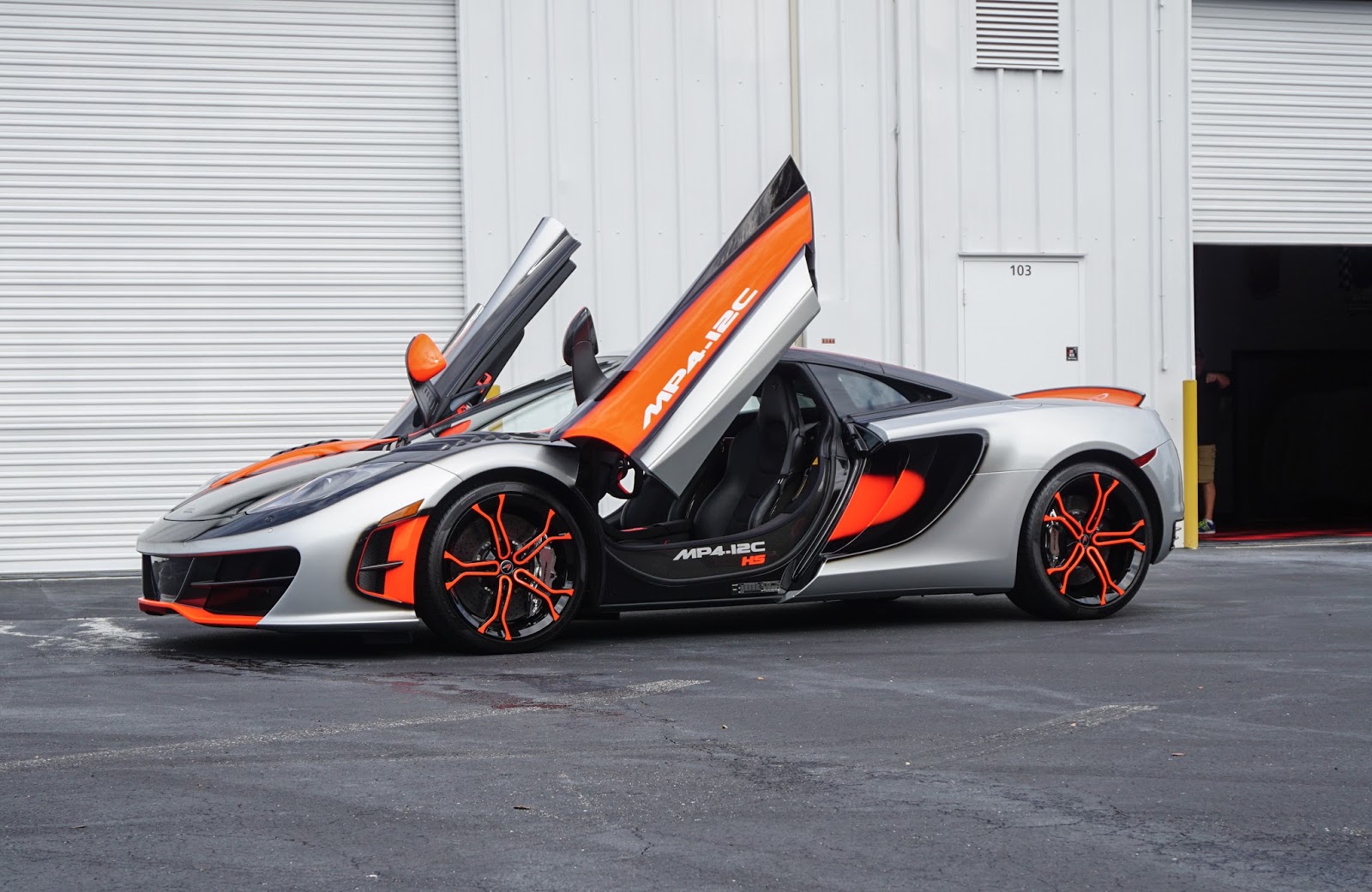 Car Camera Story Mac Exotic Car Storage McLaren MP412C