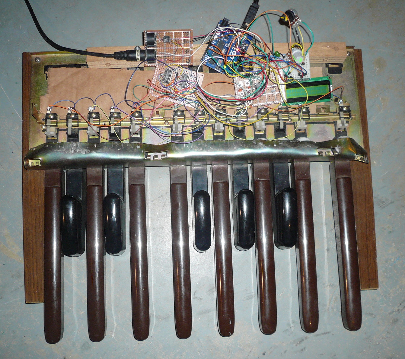 Électronique en amateur Pédalier MIDI (Arduino)