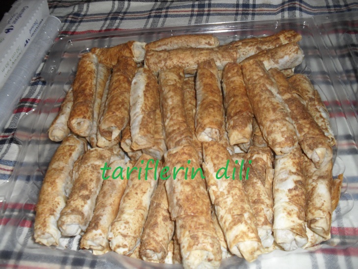 YEŞİL MERCİMEKLİ HAŞHAŞLI BÖREK Tariflerin Dili