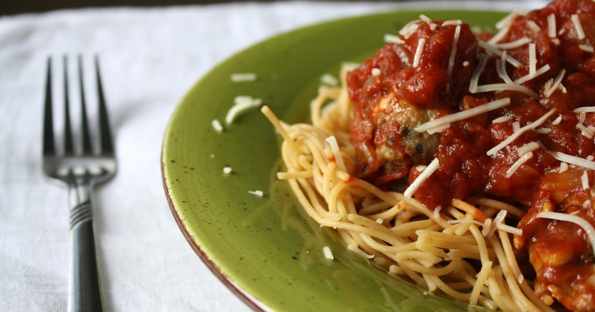 This and That Pesto Turkey Meatballs with Marinara Magnifica