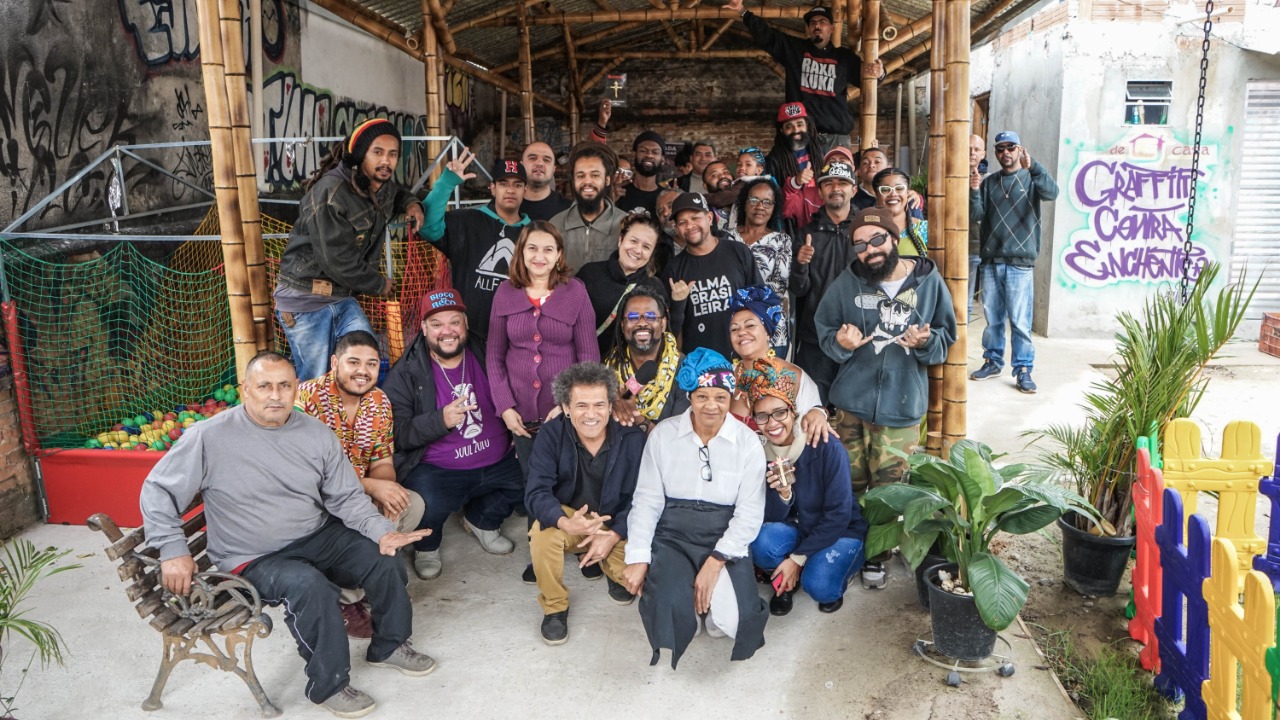 Rádio Mixtura no programa É de Casa do O Zeca Camargo da rede Globo.