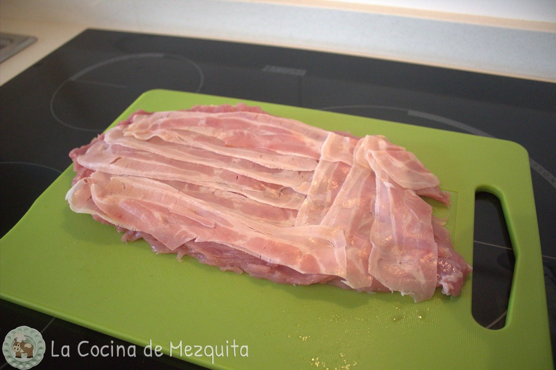 Tabla de cortar de fondo transparente de carne de panceta de cerdo