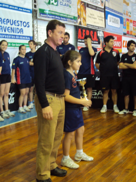 Natali Viana Premiacion de paso de los Libres