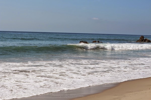 A-Day-at-the-Beach-Anne-Cohen-ocean