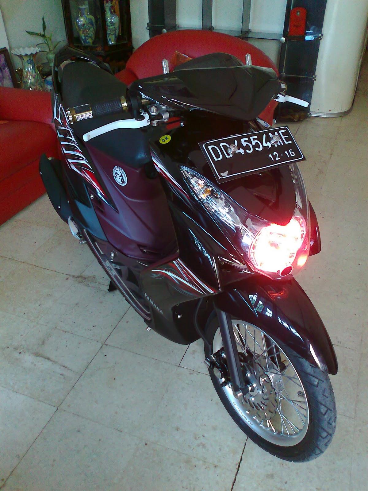 Kosmopolitik Universitas Hasanuddin: Motor Mio Soul Variasi Standar