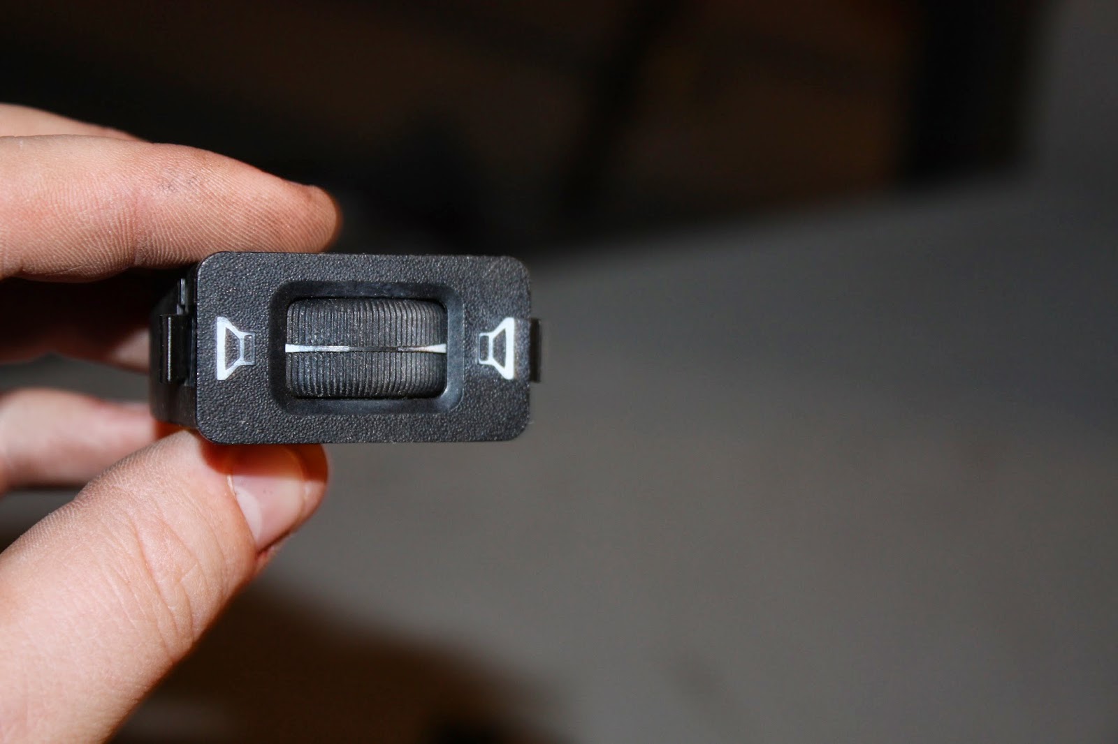 KrEvCon BMW Parts E30 Radio Balance Switch