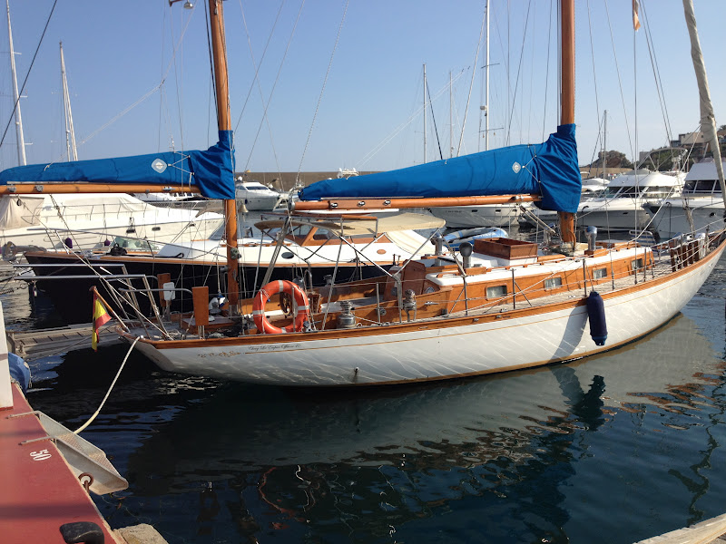 CHEOY LEE EMPIRE OFFSHORE 40...P A N D I A: 37) BALSA SALVAVIDAS