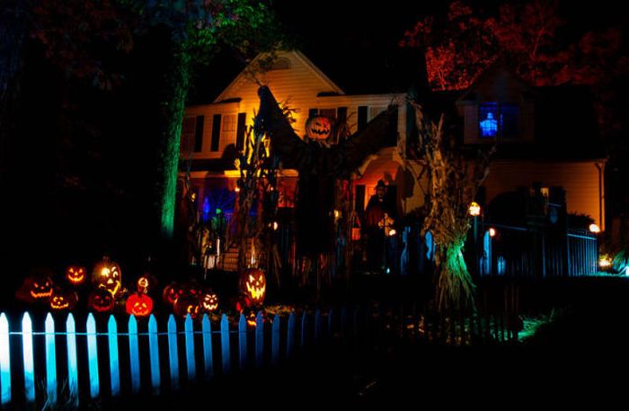 Decorating Ideas > Spooky Halloween Front Yard Decorations ~ Damn Cool Pictures ~ 210214_Halloween Decorating Ideas Yard Scary Decorating Ideas > Spooky Halloween Front Yard Decorations ~ Damn Cool Pictures ~ 210214_Halloween Decorating Ideas Yard Scary
