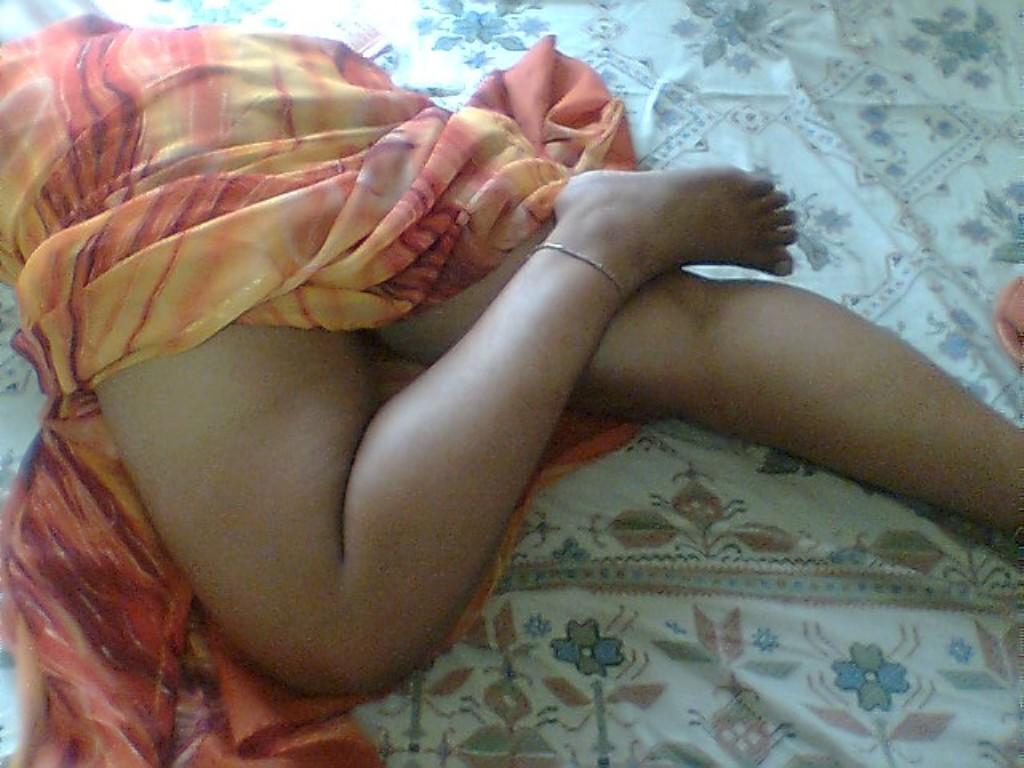 Desi aunties sleeping nude - Nude photos