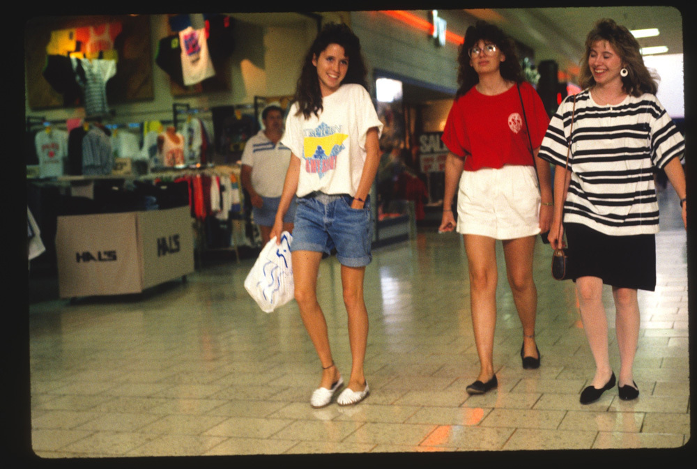 Trip to the Mall FLASHBACK What the Shopping Mall Was Like in 1989
