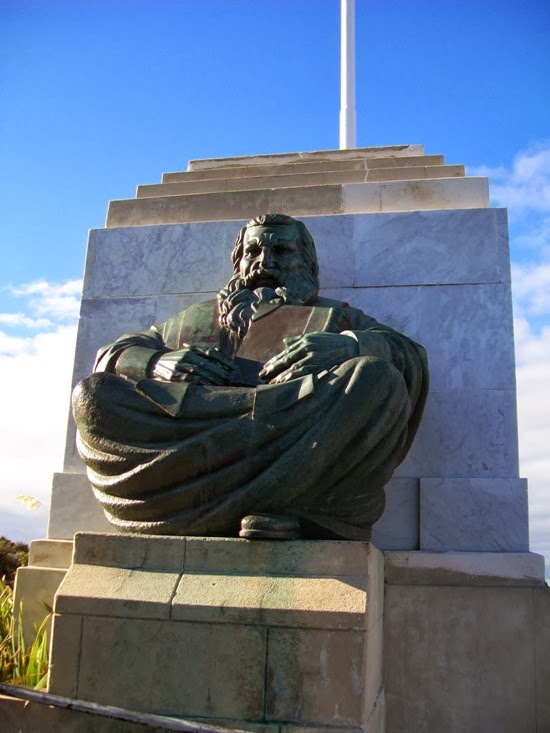 Timespanner Dunedin's Centennial Memorial