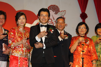 Quek Cheng Kiat & Eleen Tan giving at toast