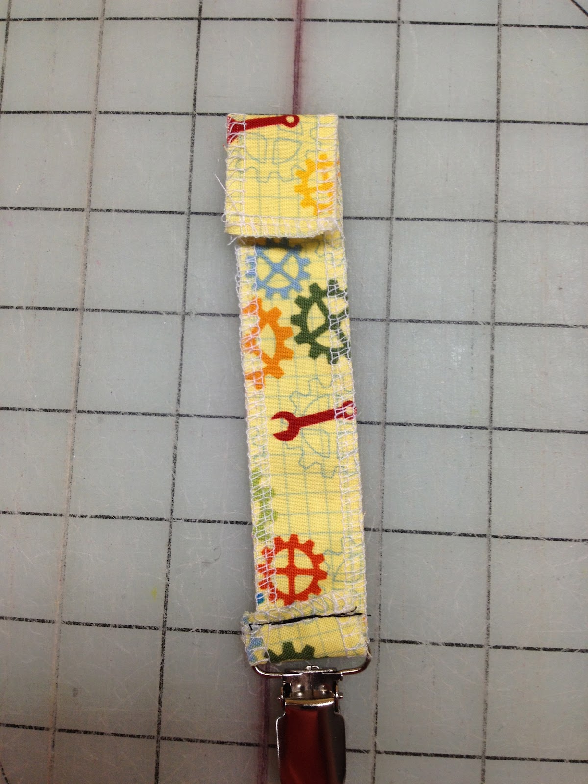 Material Girls Quilts Pacifier clip tutorial