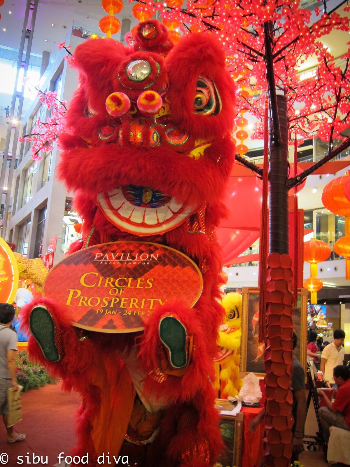 Chinese year decorations mall malaysia mcginley fulbright mark lobby main Sibu Food Diva: Chinese New Year Decoration at Pavilion KL