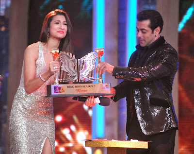 Bollywood, Gauhar Khan, Salman Khan, Showbiz, Television, Reality, Show, Big Boss, Winner, Season 7, Mumbai, Model, Actress, India, Trophy, 