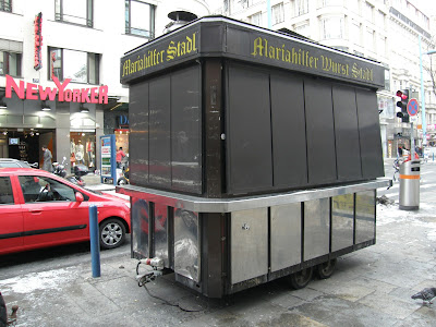 Wien, Vienna, Bécs, Austria, Mariahilferstrasse, Österreich, Mariahilfer Straße, vásárlóutca, Mahü, wurst standl