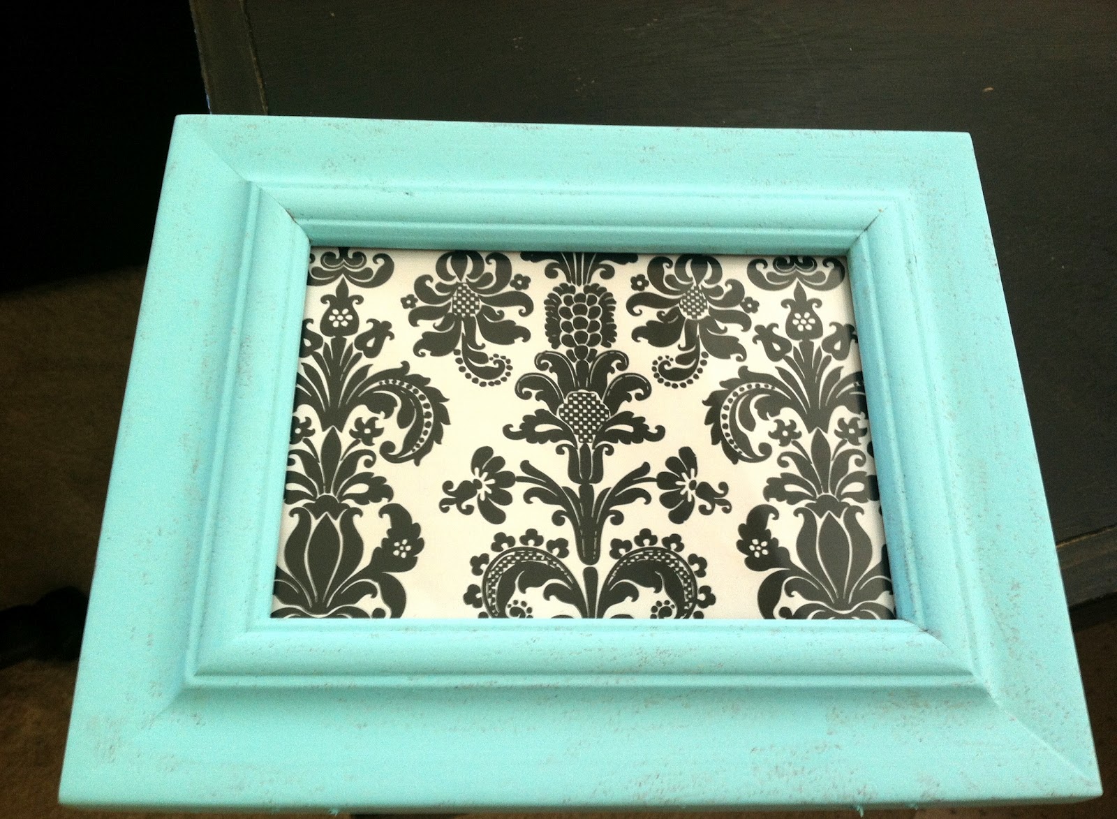 Make it Create by LillyAshley...Freebie Downloads Decorate for less...Wrapping paper Wall