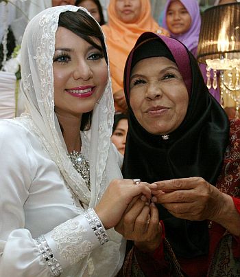 Bukan Kesukaranmu: Panduan Persiapan Perkhawinan Dan Hantaran