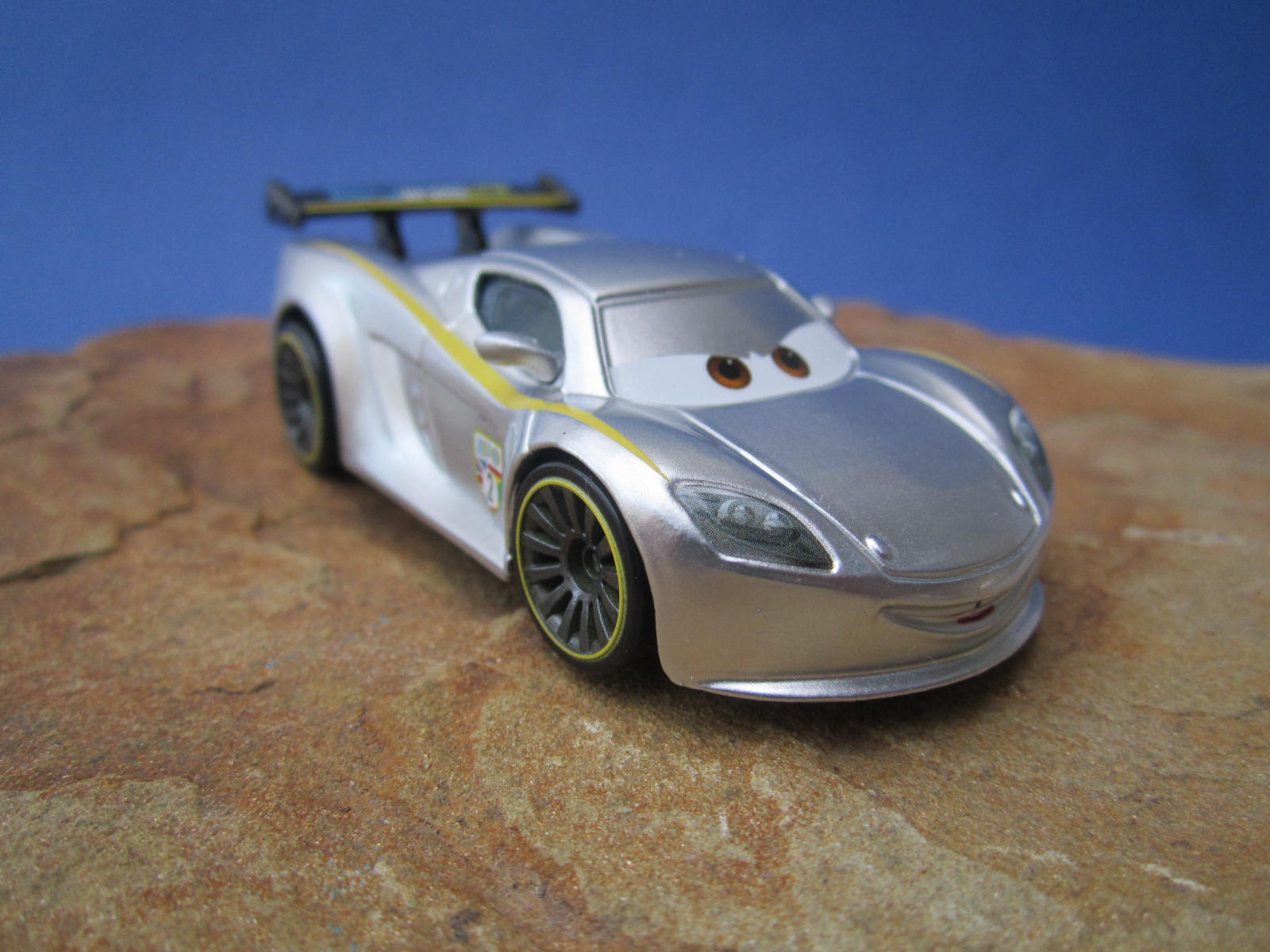 Tango-Mike Squadron: Cars 2 : Les voitures du World Grand Prix