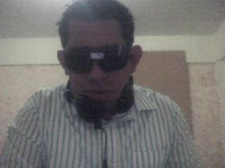 Dj FiTo In The Kuartel [KazA De LaZ MeZcLaS]