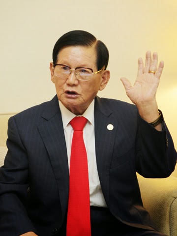 やや日刊カルト新聞 韓国発 既成教会乗っ取り 教団 新天地 関連 平和団体 の代表者として来日した教祖にインタビュー
