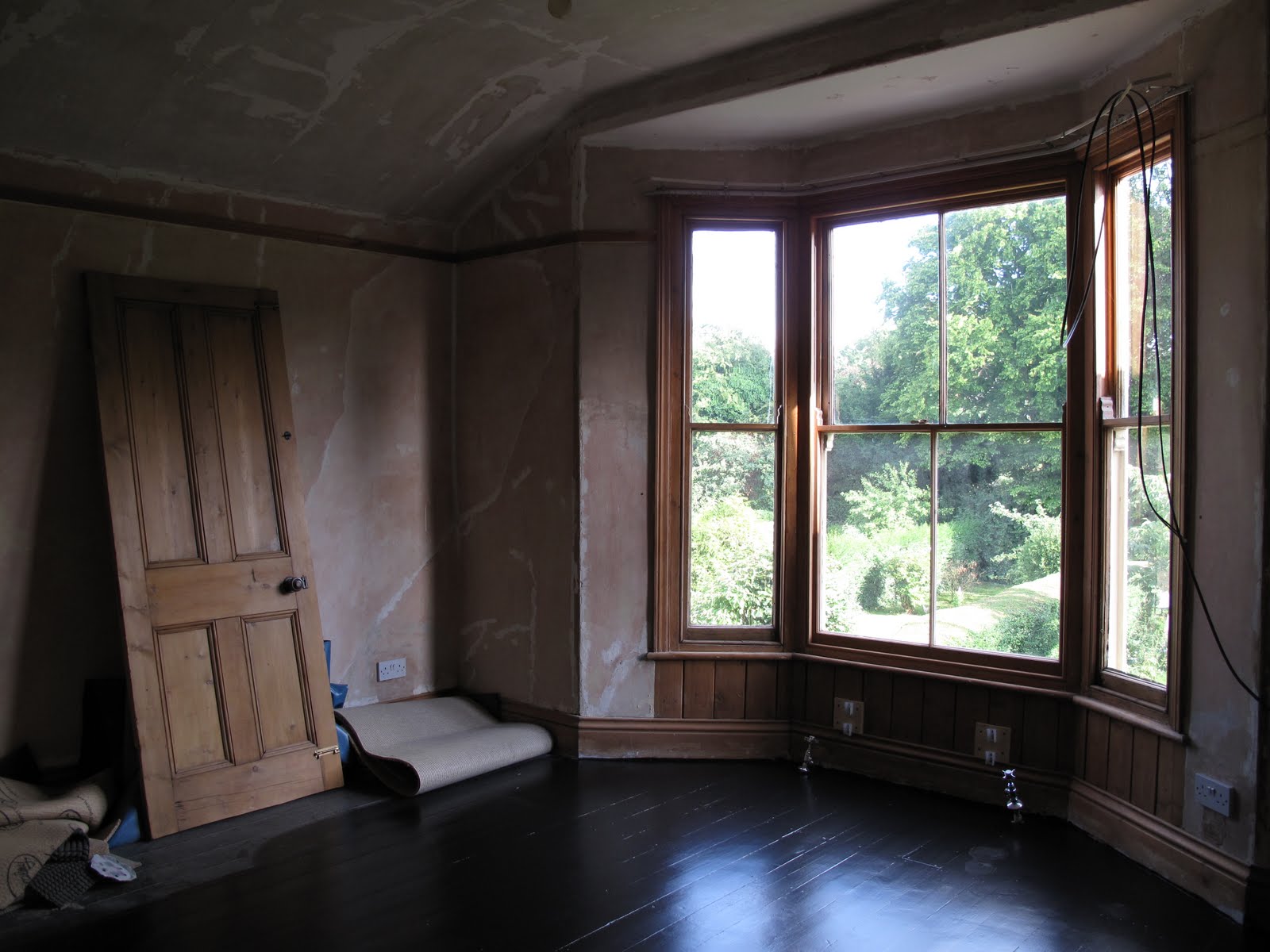 47 Park Avenue Black Painted Floorboards....