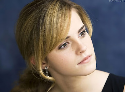 Emma Watson Cute Wallpapers
