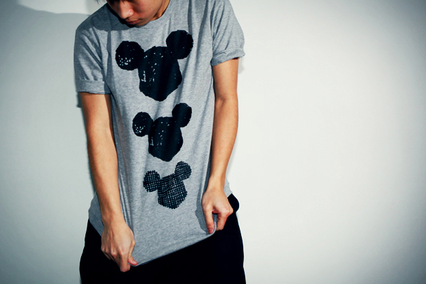 black and white mickey mouse head