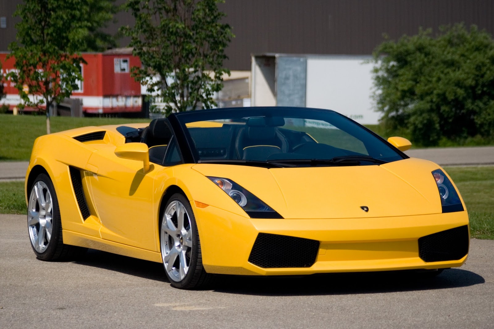 Luxury Lamborghini Cars: Lamborghini Gallardo Spyder