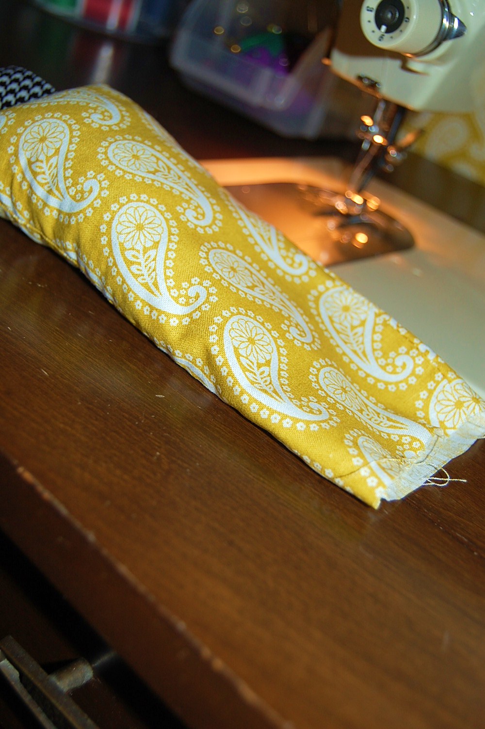 Mommy Monologue DIY Wednesdayrice filled eye pillow aka hot/cold pack