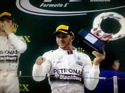 Hamilton en el podio.