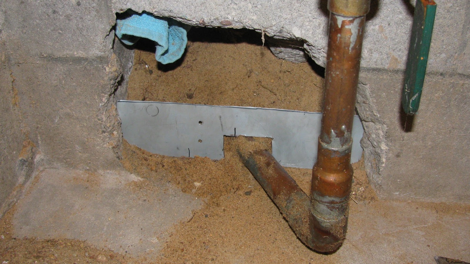 The Original Mechanic How to repair a large hole in a concrete block