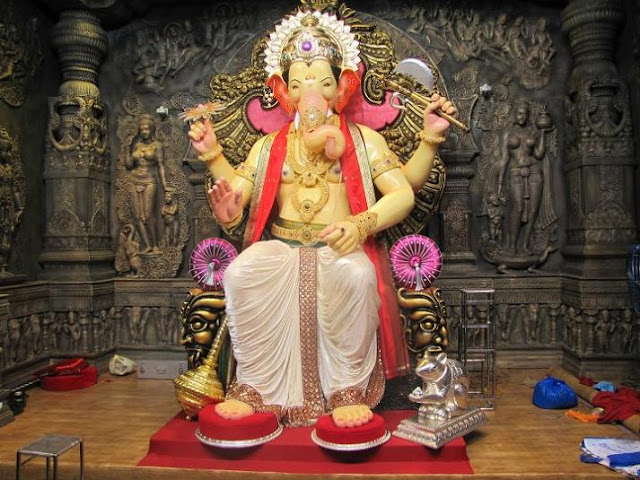 Lalbaugcha Raja 2011 Photos