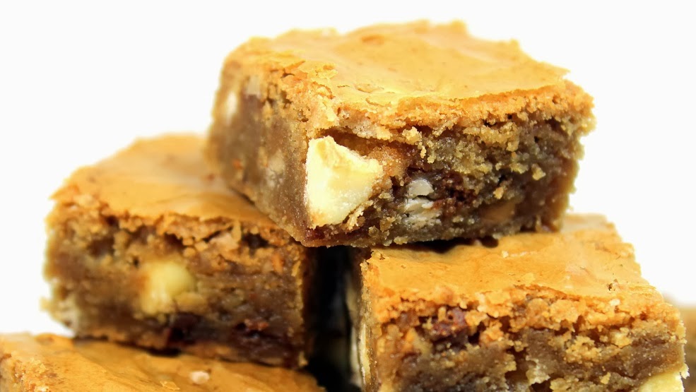 52 Ways to Cook Toffee Blondies (Buttery Soft EXTRA Chewy Brownies