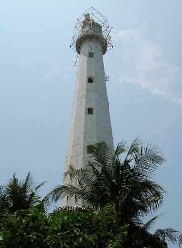 Makam di Pulau Damar ~ Wisata Murah Pulau Seribu