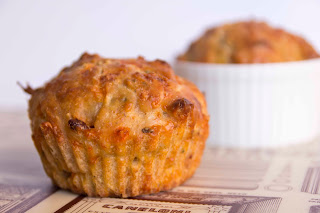 Muffins salados de queso y bacon a las finas hierbas