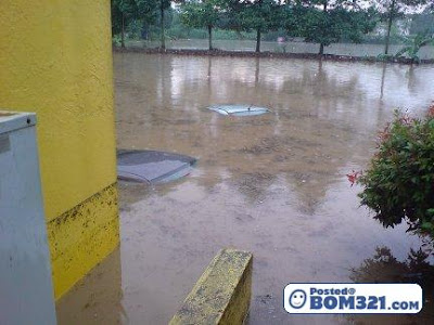 Banjir Di Multimedia Kolej Jalan Semarak 24.2.2011 (Gambar)