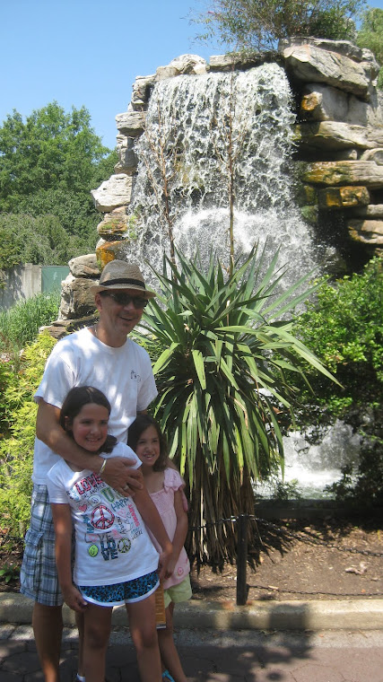 July 2012 - David and his nieces at the Zoo