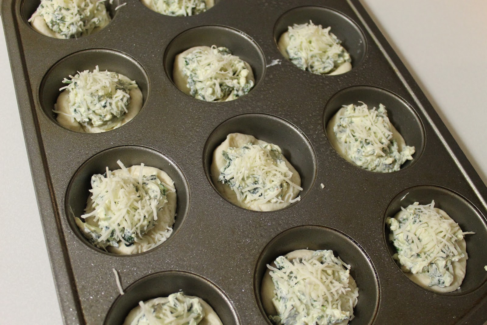 PinsterSisters Baked Spinach Dip Cups in Mini Breadbowls