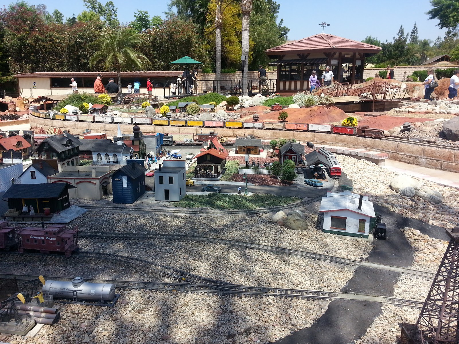 Jet Set Mom R&F Railroad rules the rails in Riverside, CA