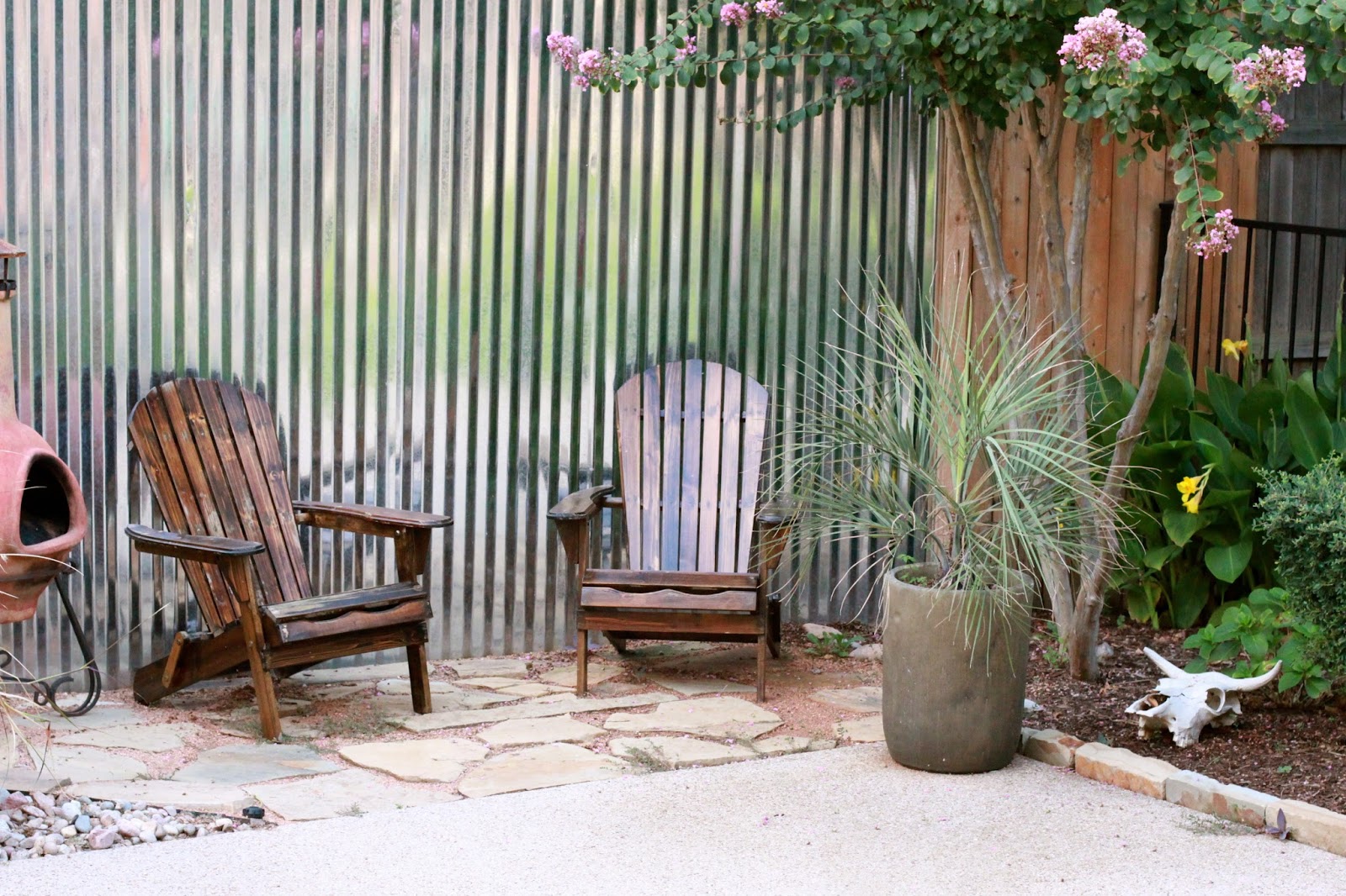 Crafty Texas Girls: Build It: TV Mounted on Patio