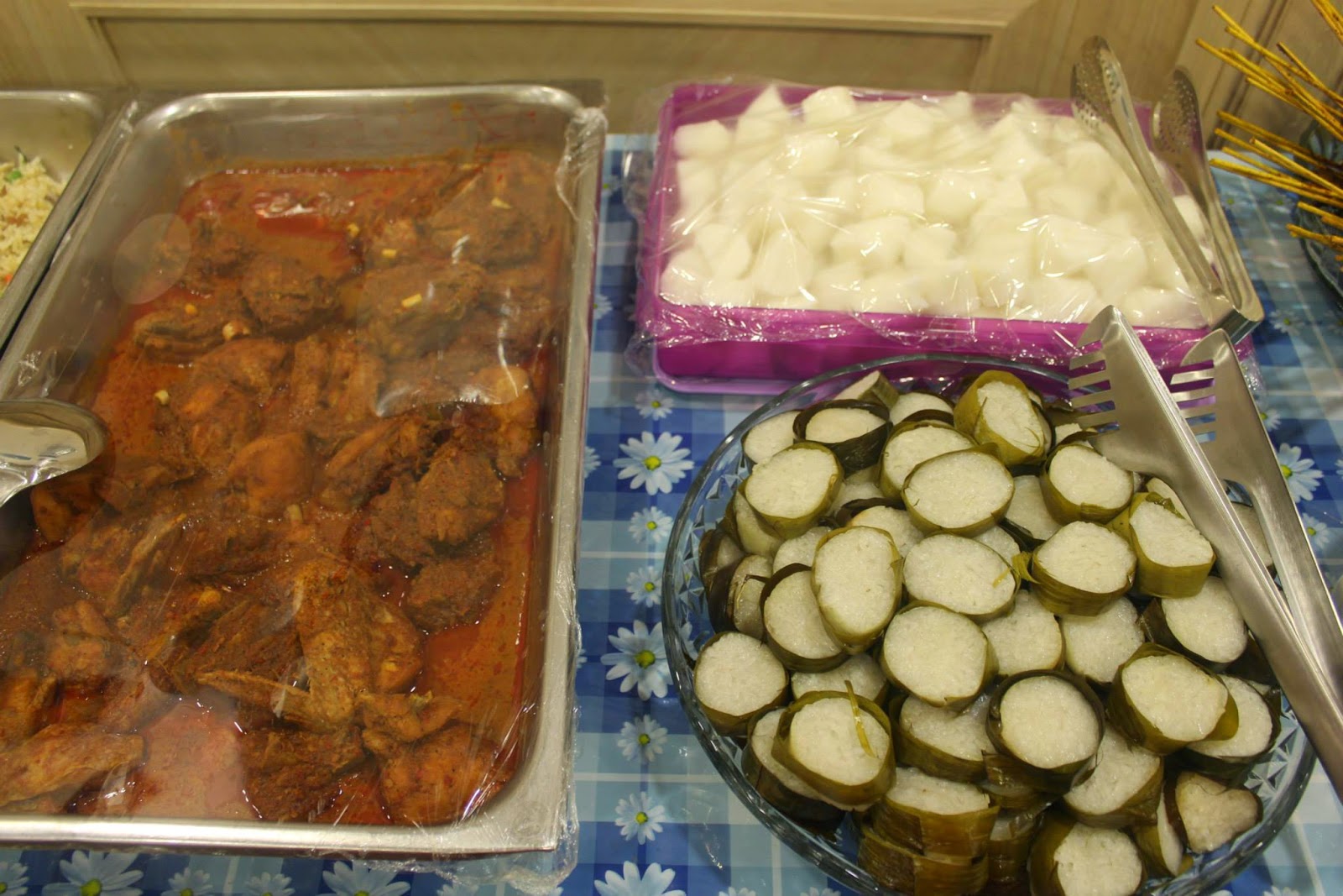 Adieyza: Jamuan Hari Raya Di Pejabat